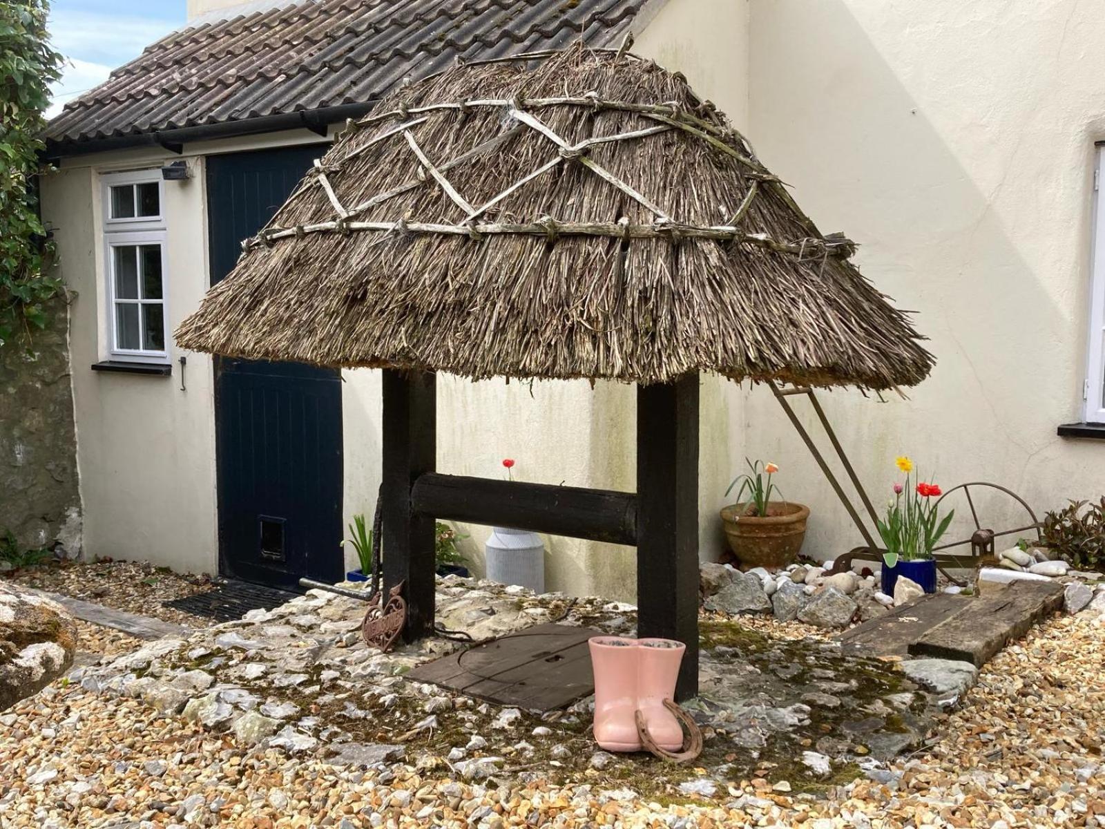 Guest Suite At 31 Little England Milborne Saint Andrew Buitenkant foto
